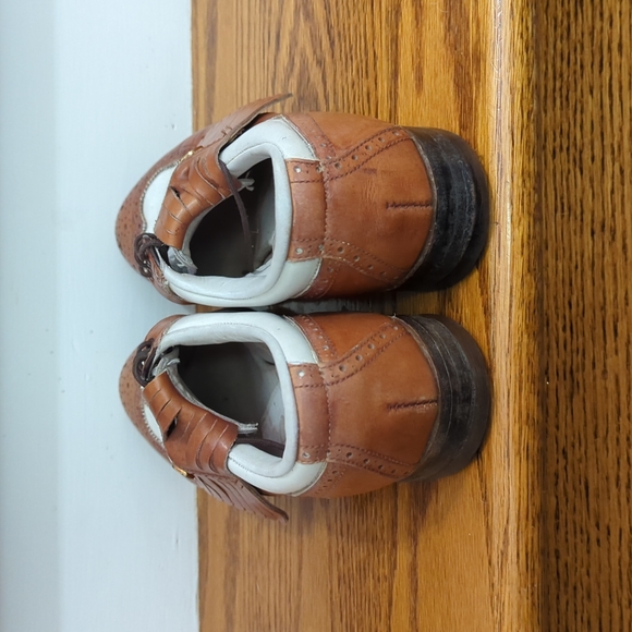 Foot Joy classics men's vintage golf shoes wing tip size 9.5 B - Picture 4 of 6